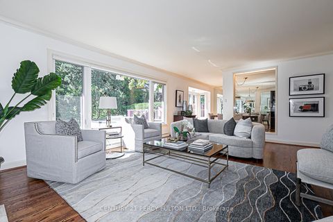 Photo 5 at 4 Page Avenue, Bayview Village, Toronto