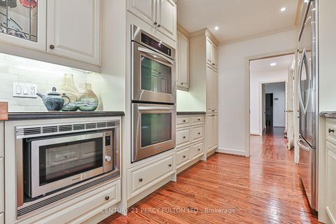Photo 14 at 4 Page Avenue, Bayview Village, Toronto