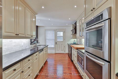 Photo 15 at 4 Page Avenue, Bayview Village, Toronto