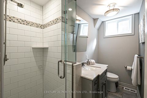 Photo 35 at 4 Page Avenue, Bayview Village, Toronto