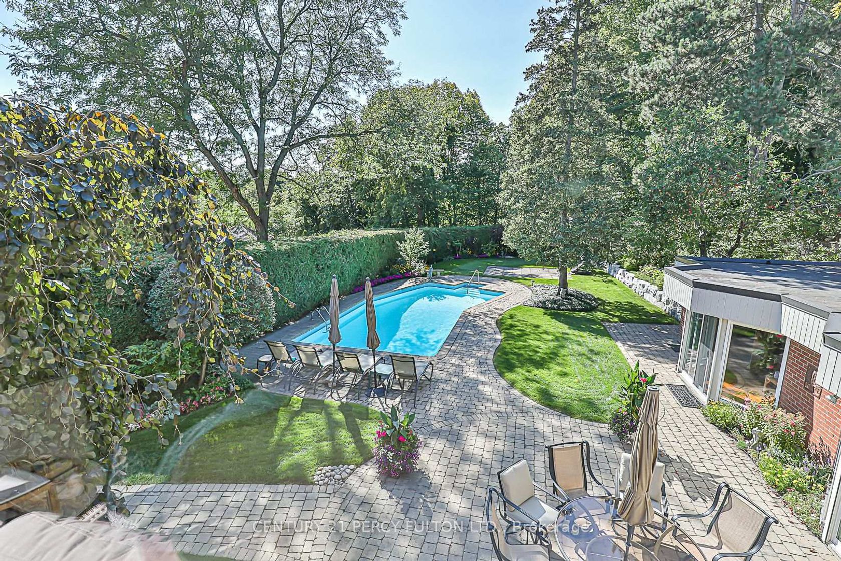 4 Page Avenue, Bayview Village, Toronto by Loree Meneguzzi Real Estate 4 Page Avenue, Bayview Village, Toronto