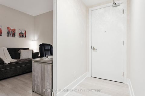 Photo 2 at 311 - 32 Davenport Road, Annex, Toronto