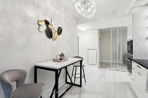 Photo 7 at 311 - 32 Davenport Road, Annex, Toronto