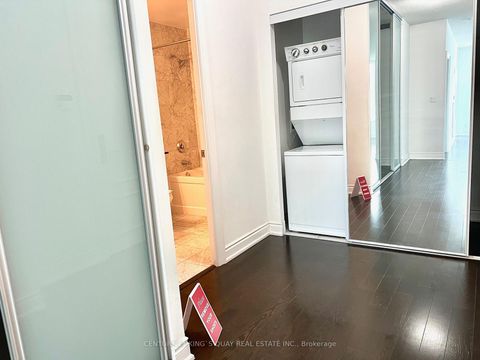 Photo 5 at 521 - 10 Bloorview Place, Don Valley Village, Toronto