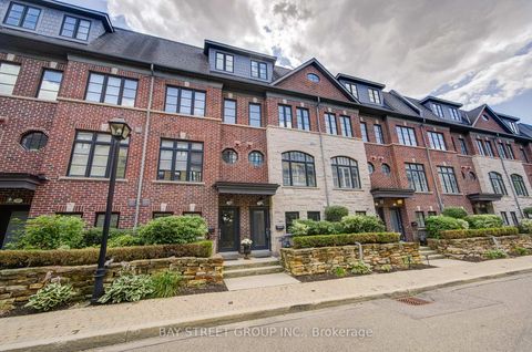 Photo 2 at 37 Lobo Mews, City Centre West, Toronto