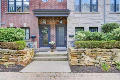Photo 3 at 37 Lobo Mews, City Centre West, Toronto