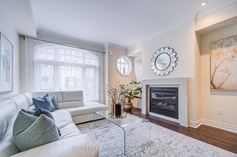Photo 17 at 37 Lobo Mews, City Centre West, Toronto