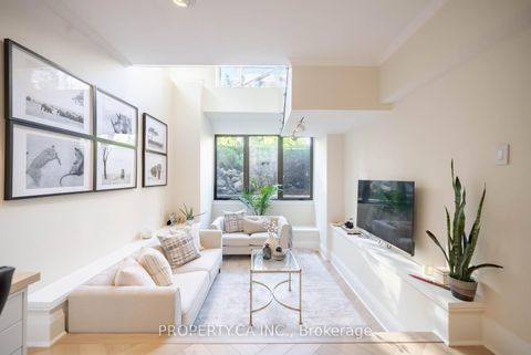 Photo 12 at 5 - 300 Avenue Road, Casa Loma, Toronto