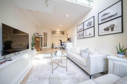 Photo 17 at 5 - 300 Avenue Road, Casa Loma, Toronto