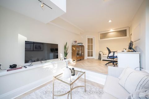 Photo 18 at 5 - 300 Avenue Road, Casa Loma, Toronto