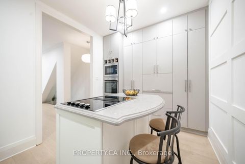 Photo 26 at 5 - 300 Avenue Road, Casa Loma, Toronto