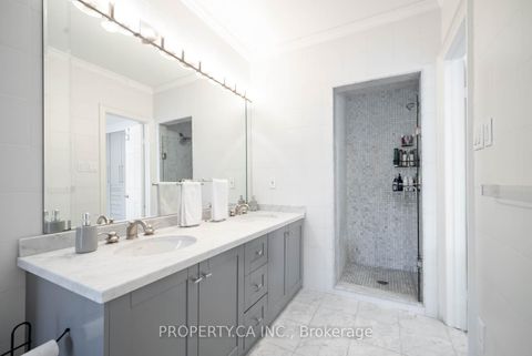 Photo 29 at 5 - 300 Avenue Road, Casa Loma, Toronto