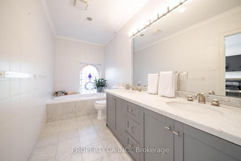 Photo 30 at 5 - 300 Avenue Road, Casa Loma, Toronto