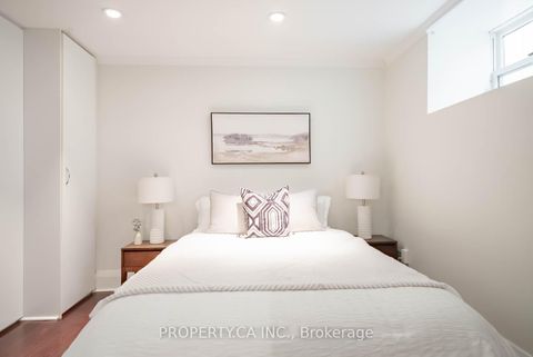 Photo 37 at 5 - 300 Avenue Road, Casa Loma, Toronto