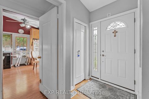 Photo 3 at 611 Pinegrove Road, WO West, Oakville