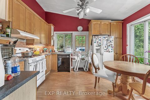 Photo 5 at 611 Pinegrove Road, WO West, Oakville