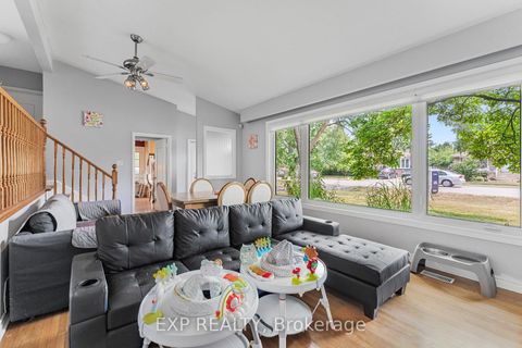 Photo 9 at 611 Pinegrove Road, WO West, Oakville