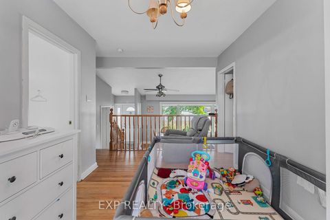 Photo 11 at 611 Pinegrove Road, WO West, Oakville