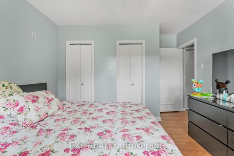 Photo 13 at 611 Pinegrove Road, WO West, Oakville