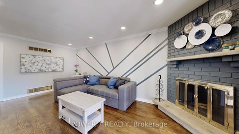 Photo 11 at 200 Carrington Drive, Mill Pond, Richmond Hill
