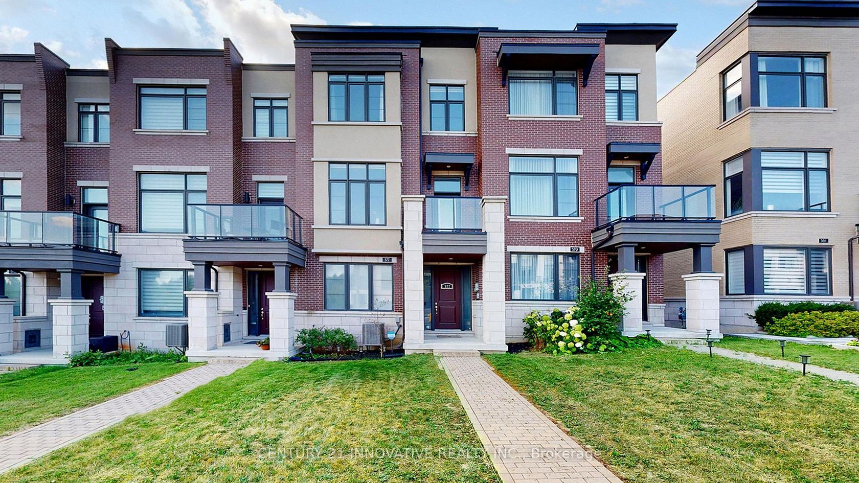 577 Marc Santi Boulevard, Patterson, Vaughan 