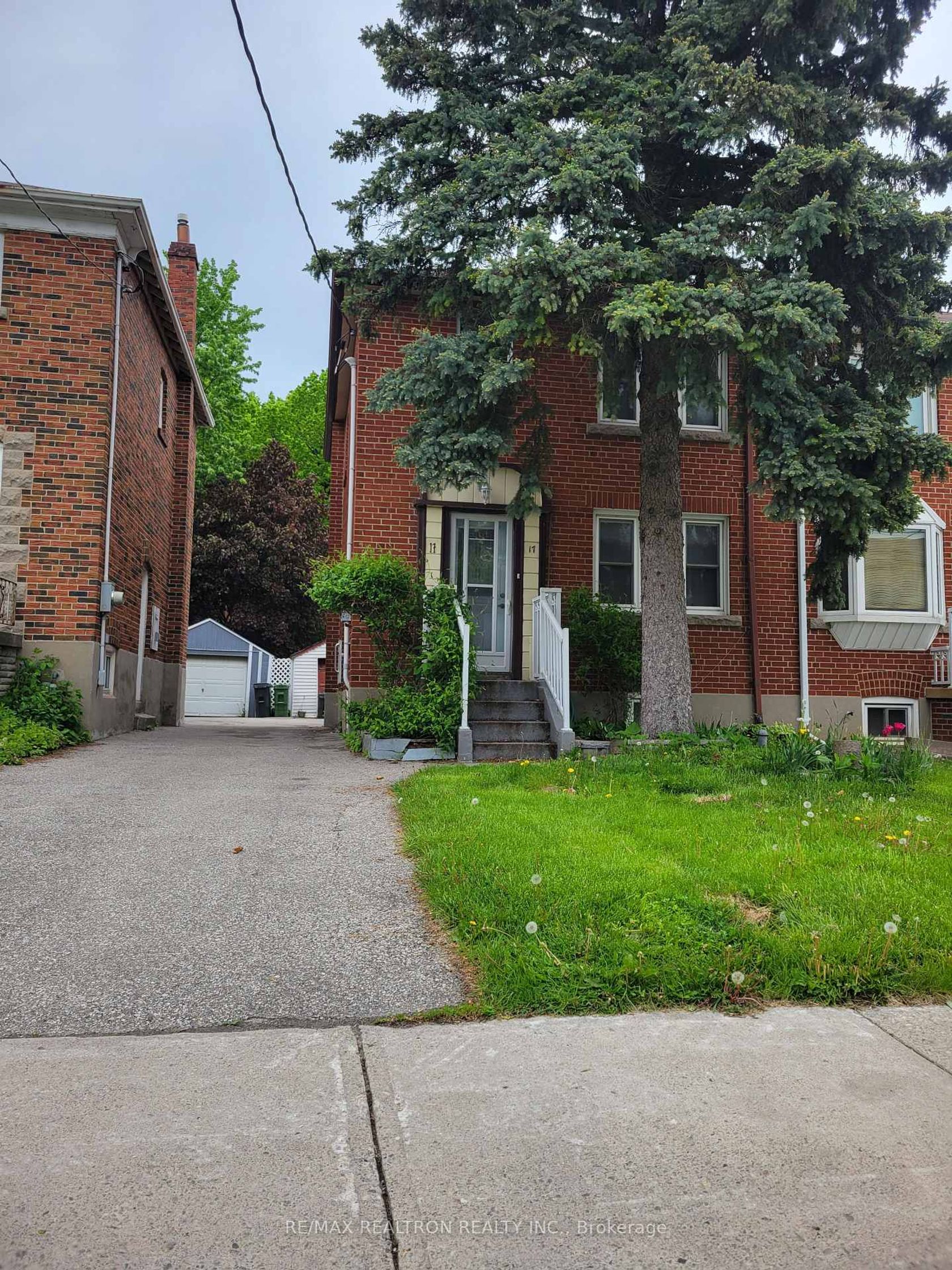 17 Atlee Avenue, Cliffside, Toronto photo 1 17 Atlee Avenue, Cliffside, Toronto photo 1