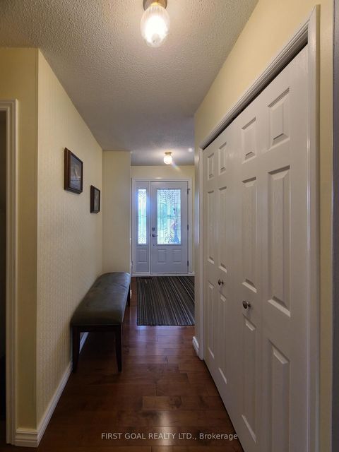 Photo 3 at 2 Agnes Street, Wellington, Barrie