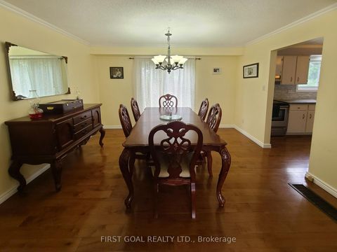 Photo 6 at 2 Agnes Street, Wellington, Barrie