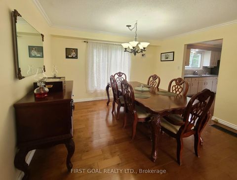 Photo 7 at 2 Agnes Street, Wellington, Barrie