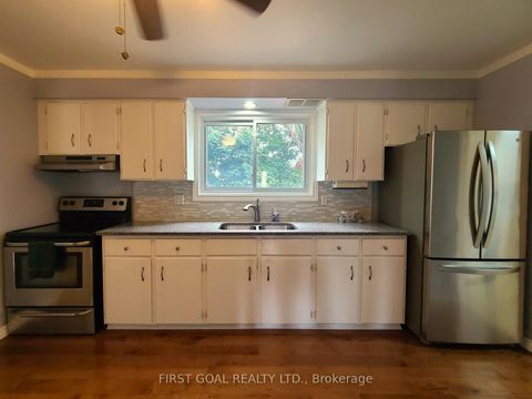 Photo 8 at 2 Agnes Street, Wellington, Barrie