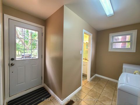 Photo 12 at 2 Agnes Street, Wellington, Barrie