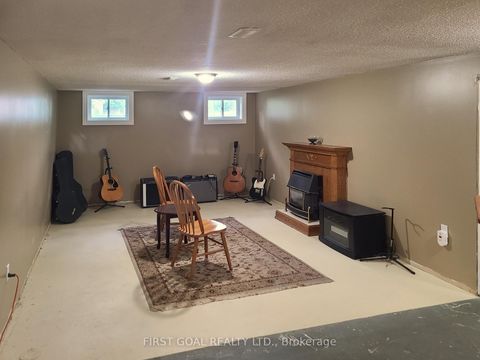 Photo 24 at 2 Agnes Street, Wellington, Barrie
