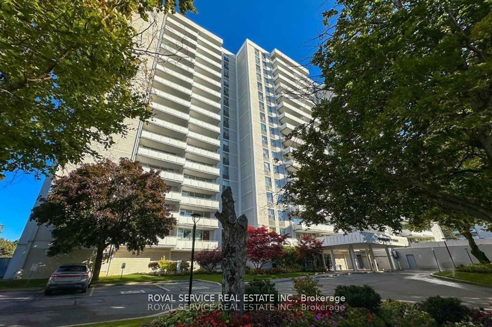 1008 - 10 Parkway Forest Drive, Henry Farm, Toronto 
