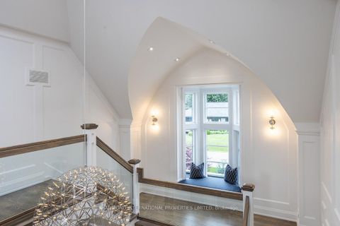 Photo 10 at 31 Twyford Road, Rosethorn, Toronto
