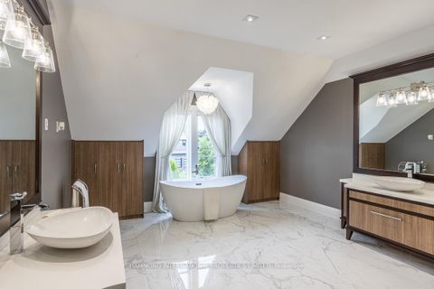 Photo 14 at 31 Twyford Road, Rosethorn, Toronto