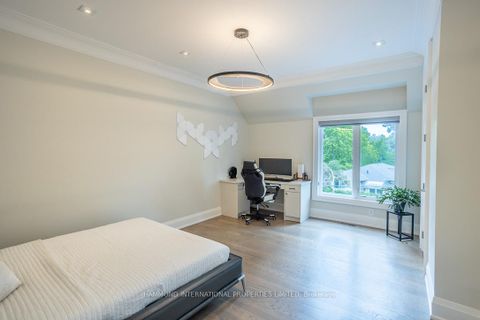 Photo 16 at 31 Twyford Road, Rosethorn, Toronto