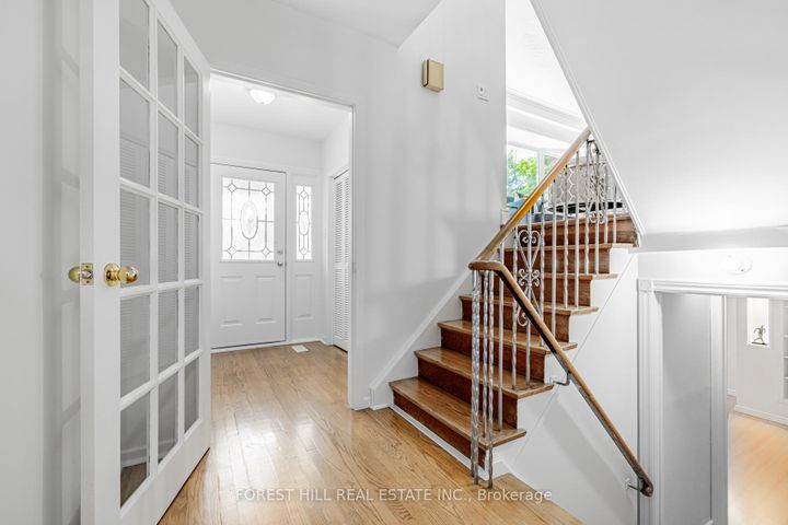 Photo 4 at 4 Dalmeny Road, Grandview, Markham