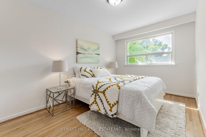 Photo 11 at 4 Dalmeny Road, Grandview, Markham