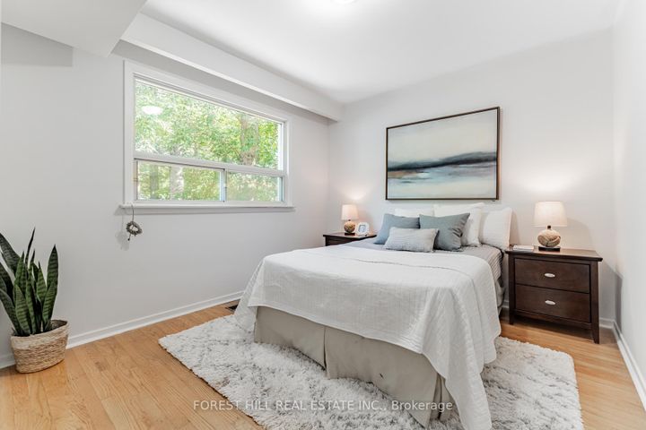 Photo 13 at 4 Dalmeny Road, Grandview, Markham