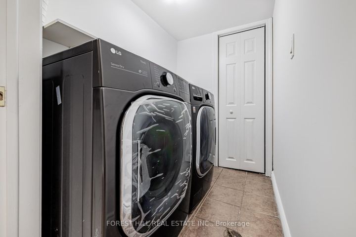 Photo 17 at 4 Dalmeny Road, Grandview, Markham