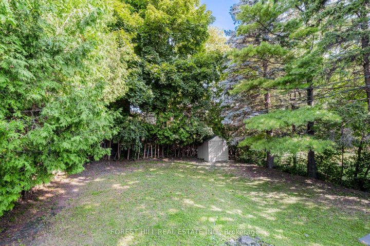 Photo 19 at 4 Dalmeny Road, Grandview, Markham