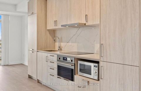 Photo 2 at 820 - 60 Honeycrisp Crescent, Vaughan Corporate Centre, Vaughan