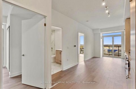 Photo 8 at 820 - 60 Honeycrisp Crescent, Vaughan Corporate Centre, Vaughan