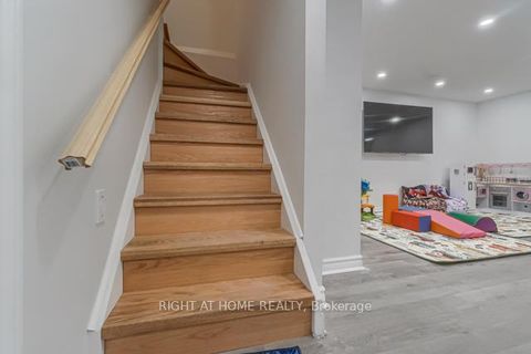 Photo 15 at 12 Laskin Drive, Patterson, Vaughan