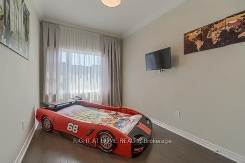 Photo 23 at 12 Laskin Drive, Patterson, Vaughan