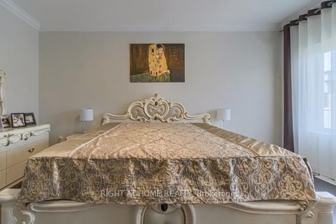 Photo 27 at 12 Laskin Drive, Patterson, Vaughan