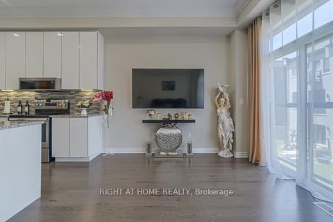 Photo 39 at 12 Laskin Drive, Patterson, Vaughan