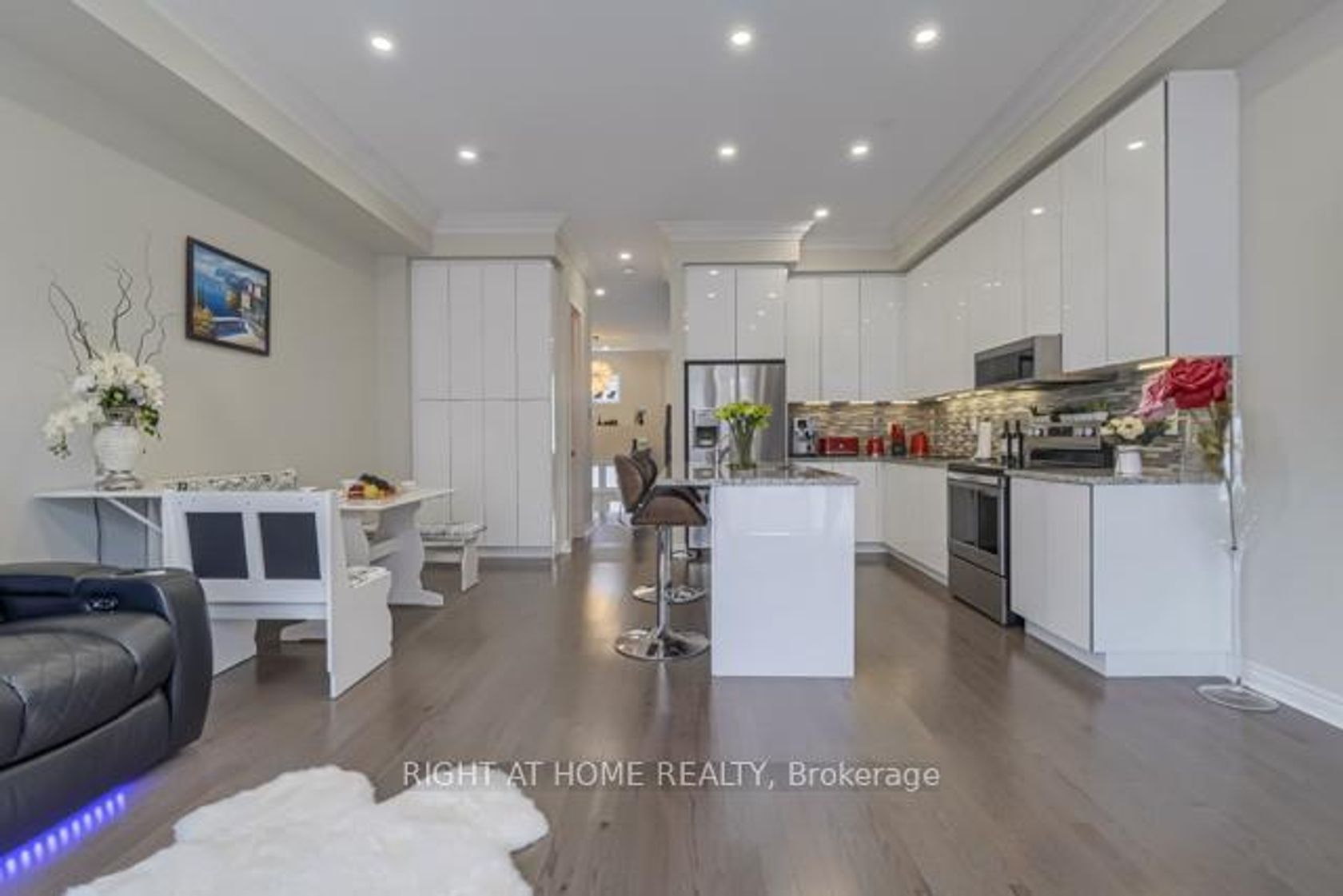 12 Laskin Drive, Patterson, Vaughan 