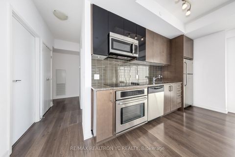 Photo 2 at 313 - 98 Lillian Street, Mount Pleasant West, Toronto
