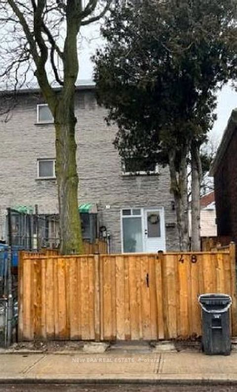 Photo 1 at 48 Carr Street, Chinatown, Toronto